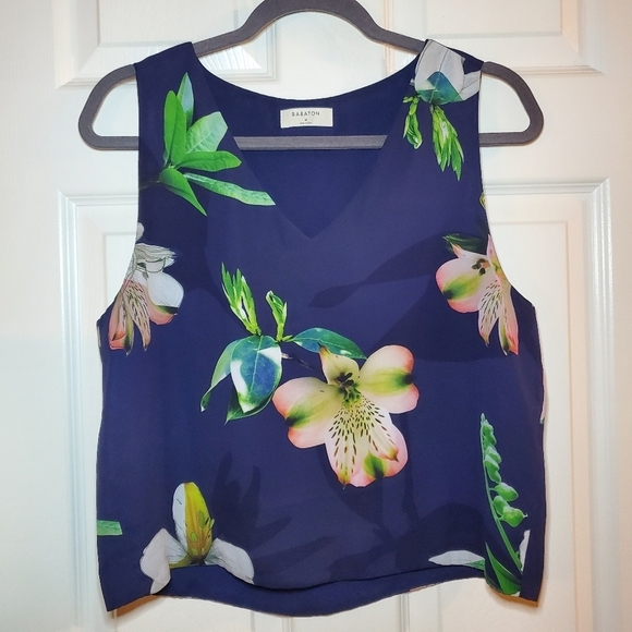 Aritzia Babaton Murphy Blouse Womens Sleeveless Cropped V-Neck Top Floral Sz M - Picture 1 of 7